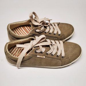 Taos sneakers size 9